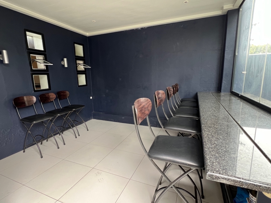 2 Bedroom Property for Sale in Woodstock Western Cape